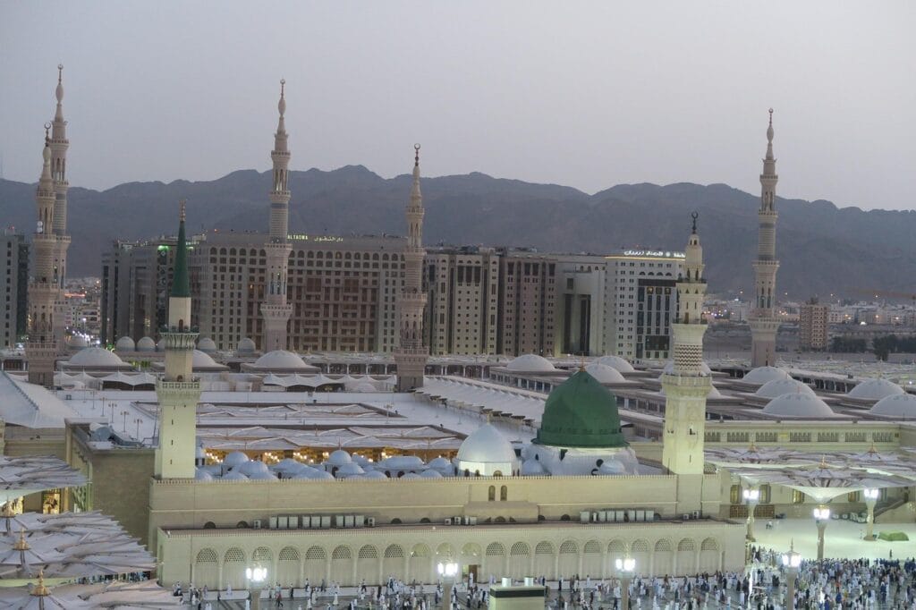 Etiquettes for Visiting the Holy Cities of Mecca and Medina